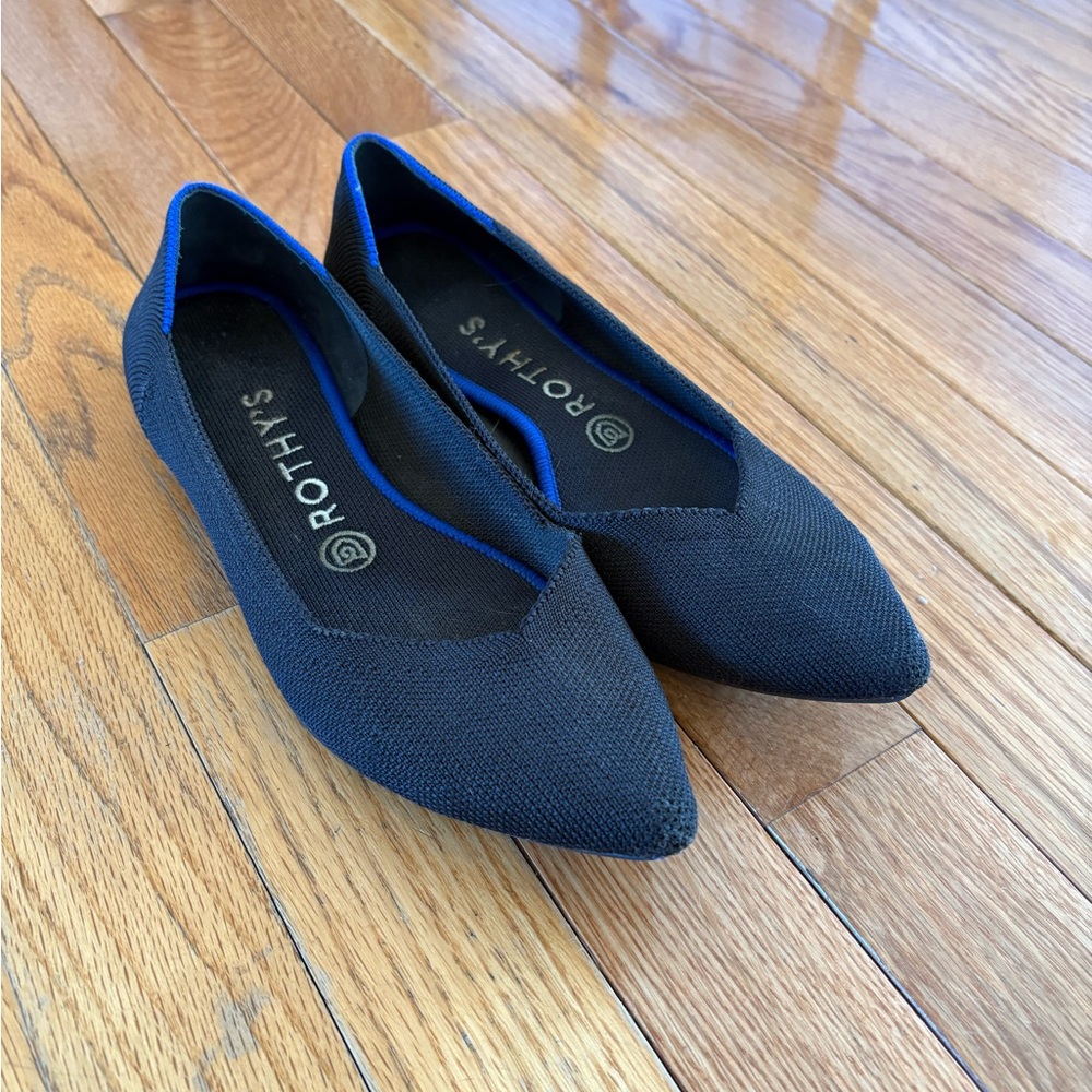 Rothy's Black Pointed Knit Flats with Blue Trim